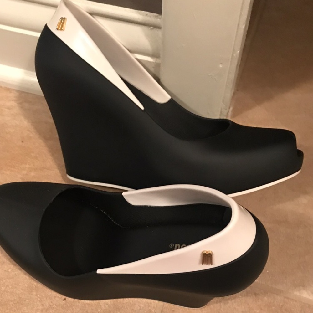Melissa Queen Wedge II